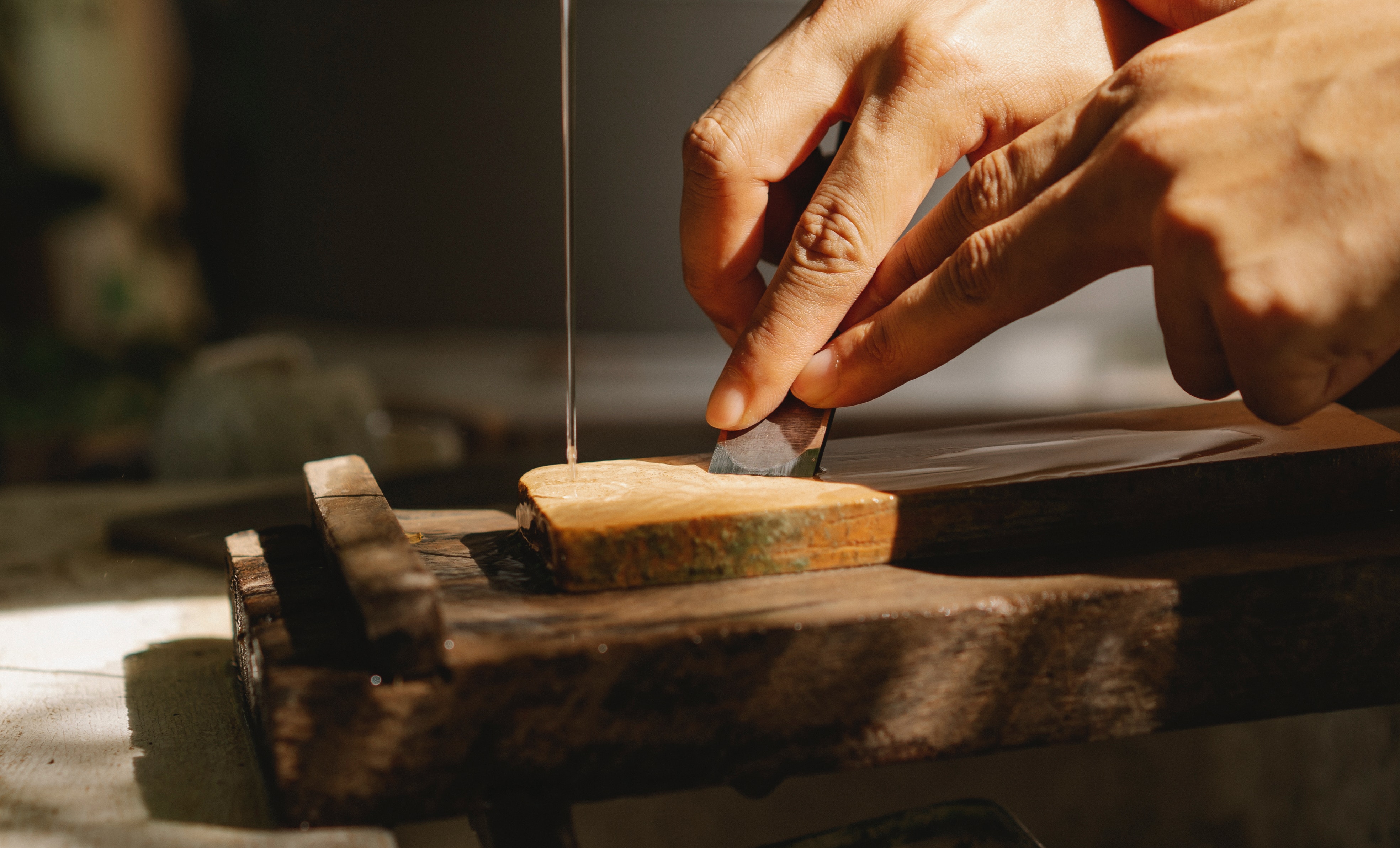 Immagine che raffigura L'arte di scolpire il legno