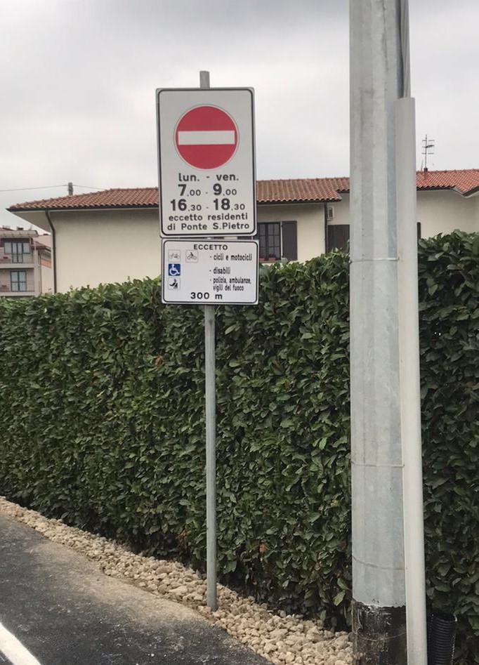 Immagine che raffigura VIA DIAZ: DIVIETO DI TRANSITO AI NON RESIDENTI DEL COMUNE DI PONTE SAN PIETRO